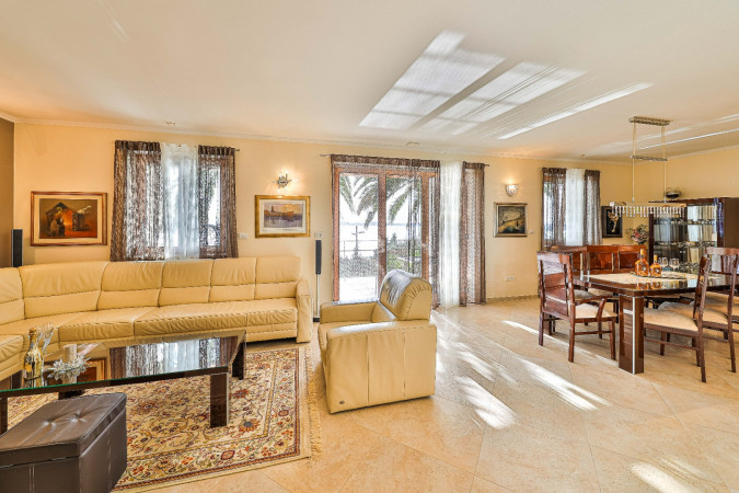 Villa Tomislav Split, s bazenom i pogledom na more Split