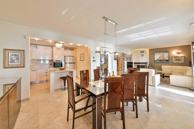 Villa Tomislav Split, s bazenom i pogledom na more Split