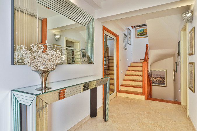 Villa Tomislav Split, s bazenom i pogledom na more Split