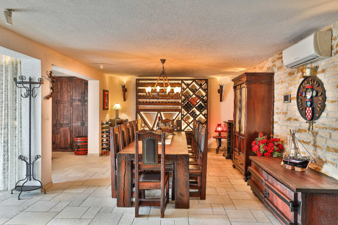 Villa Tomislav Split, s bazenom i pogledom na more Split